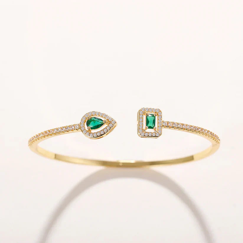 Clara Luxe™ - Emerald Elegance Collection