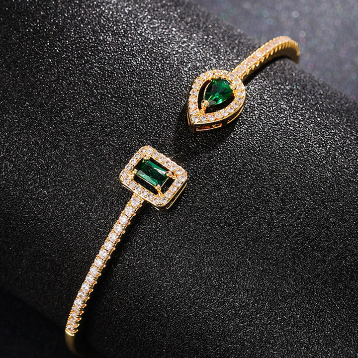 Clara Luxe™ - Emerald Elegance Collection