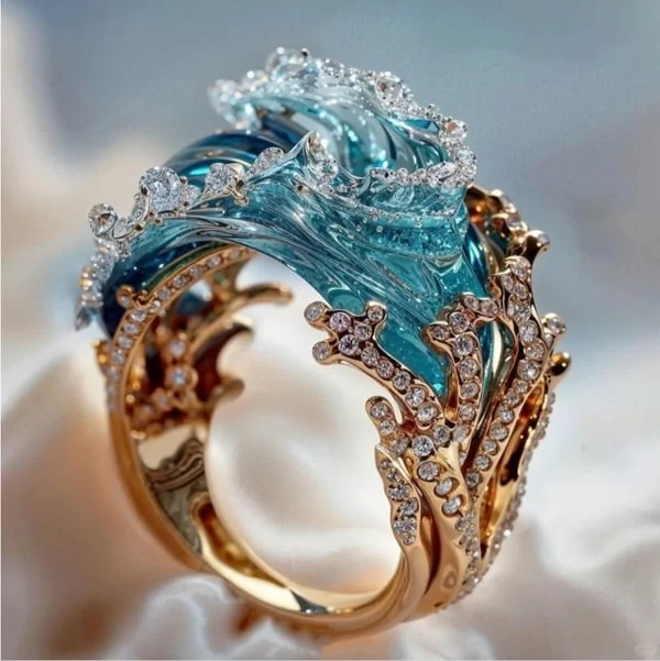Nerina Wavecrown™ Ring